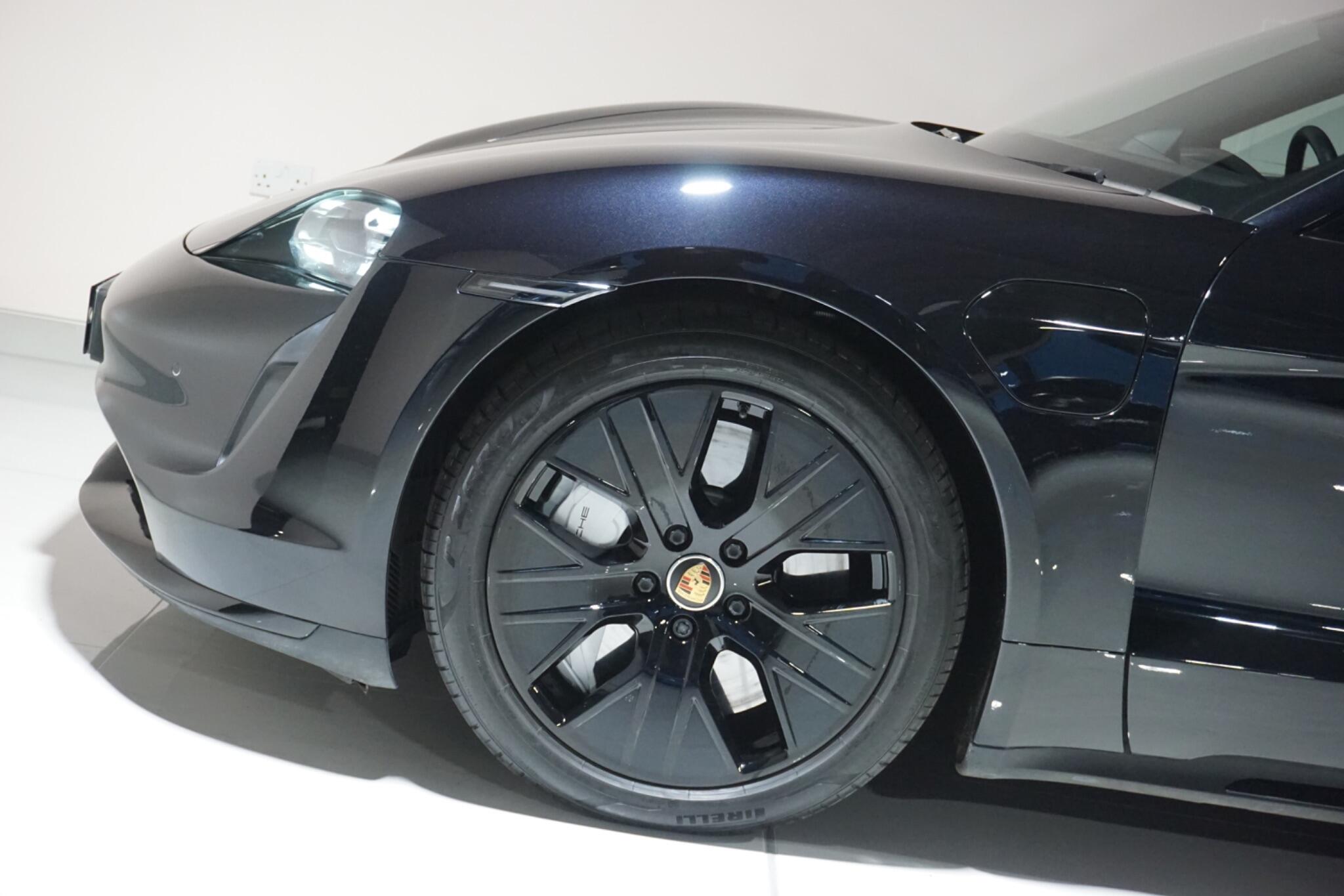 Porsche Taycan Performance Plus 93.4kWh Turbo Saloon 4dr Electric Auto 4WD (680 ps)